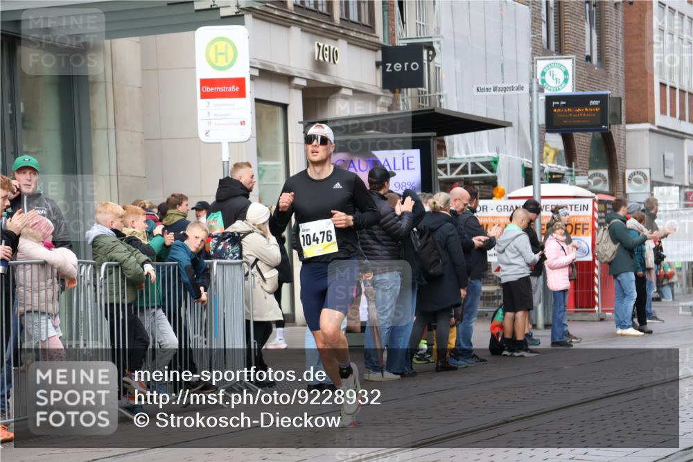 05.10.2025 - 20. swb-Marathon Bremen Strokosch-Dieckow http://msf.ph/oto/9228932 05.10.2025 10:34:55 Ziel 9336, 9340, 10476, 11443, 9336, 9340, 10476, 11443 meine-sportfotos.de
