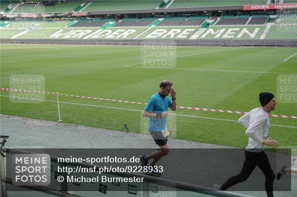 05.10.2025 - 20. swb-Marathon Bremen Michael Burmester http://msf.ph/oto/9228933 05.10.2025 10:27:06 Laufen im Stadion 28, 9009, 9202, 9270, 9285, 9290, 9339, 9351, 9362, 9396, 9400, 9411, 9500, 9545, 9590, 9670, 9678, 9709, 9711, 9876, 9878, 9885, 9897, 9921, 9960, 9961, 10045, 10091, 10092, 10277, 10351, 10411, 10431, 10568, 10634, 10639, 10649, 10682, 10750, 10773, 10792, 10818, 10822, 10823, 10898, 10947, 11074, 11362, 11585, 11645, 11648, 11659, 11683, 11714, 11715, 8000, 9250, 9963, 10053, 10090, 10304, 10447, 10624, 10633, 10816, 10851, 11488, 11648, 11715 meine-sportfotos.de