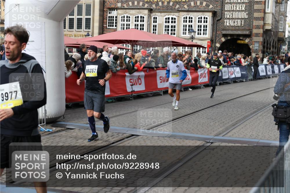 05.10.2025 - 20. swb-Marathon Bremen Yannick Fuchs http://msf.ph/oto/9228948 05.10.2025 10:59:09 Ziel 9518, 9542, 9601, 9847, 9977, 10357, 10588, 10594, 10607, 11612 meine-sportfotos.de