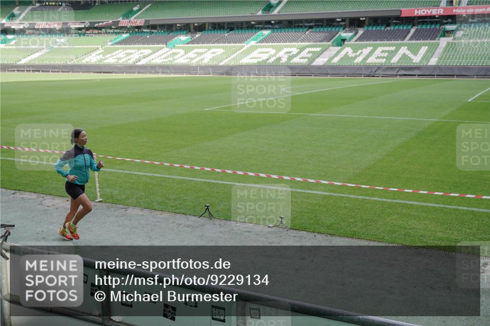 05.10.2025 - 20. swb-Marathon Bremen Michael Burmester http://msf.ph/oto/9229134 05.10.2025 10:27:27 Laufen im Stadion 28, 9009, 9270, 9339, 9351, 9362, 9400, 9411, 9500, 9670, 9678, 9709, 9711, 9876, 9878, 9885, 9921, 9960, 9961, 10045, 10091, 10092, 10277, 10351, 10411, 10452, 10568, 10634, 10637, 10639, 10676, 10750, 10792, 10818, 10822, 10898, 10947, 11074, 11167, 11299, 11362, 11446, 11585, 11645, 11659, 11678, 11683, 9009, 9202, 9285, 9290, 9396, 9545, 9590, 9878, 9897, 10431, 10649, 10682, 10773, 10823, 11714 meine-sportfotos.de