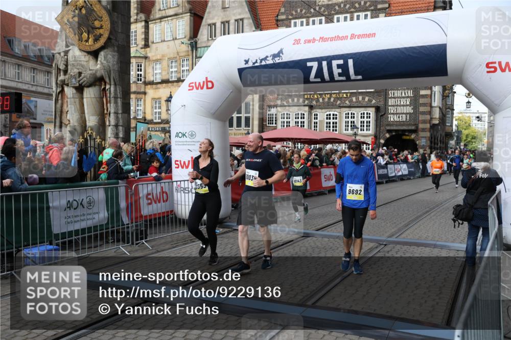 05.10.2025 - 20. swb-Marathon Bremen Yannick Fuchs http://msf.ph/oto/9229136 05.10.2025 10:59:17 Ziel 9219, 9508, 9692, 10039, 10143, 10353, 10594, 10607 meine-sportfotos.de