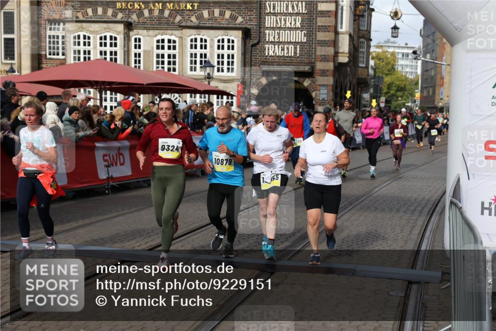 05.10.2025 - 20. swb-Marathon Bremen Yannick Fuchs http://msf.ph/oto/9229151 05.10.2025 11:02:09 Ziel 9324, 9536, 9686, 10837, 10855, 10879, 10887, 10944, 11415, 11459 meine-sportfotos.de