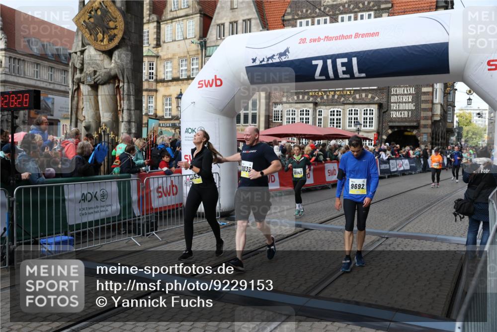 05.10.2025 - 20. swb-Marathon Bremen Yannick Fuchs http://msf.ph/oto/9229153 05.10.2025 10:59:17 Ziel 9219, 9508, 9692, 10039, 10143, 10353, 10594, 10607 meine-sportfotos.de