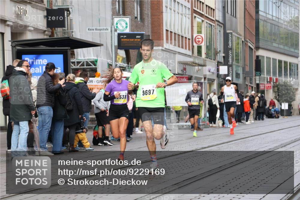 05.10.2025 - 20. swb-Marathon Bremen Strokosch-Dieckow http://msf.ph/oto/9229169 05.10.2025 10:35:22 Ziel 9596, 9697, 10372, 10538, 11341, 9596, 9697, 10372, 10538, 11341 meine-sportfotos.de