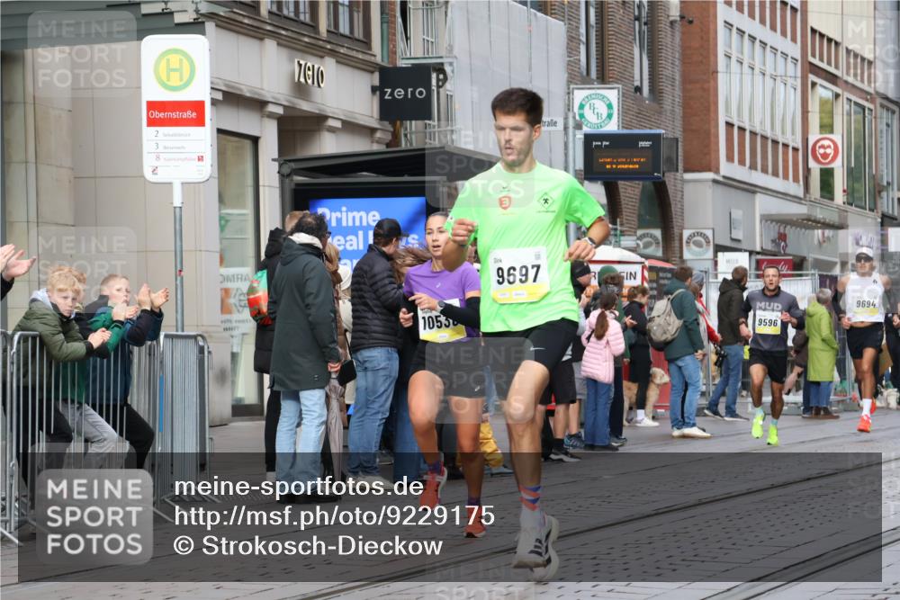 05.10.2025 - 20. swb-Marathon Bremen Strokosch-Dieckow http://msf.ph/oto/9229175 05.10.2025 10:35:23 Ziel 9596, 9697, 10372, 10538, 9596, 9697, 10372, 10538 meine-sportfotos.de