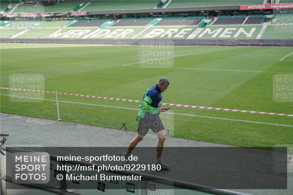 05.10.2025 - 20. swb-Marathon Bremen Michael Burmester http://msf.ph/oto/9229180 05.10.2025 10:27:40 Laufen im Stadion 28, 1138, 9270, 9339, 9351, 9397, 9500, 9546, 9670, 9709, 9711, 9885, 9961, 10092, 10351, 10452, 10509, 10568, 10634, 10637, 10639, 10661, 10676, 10750, 10818, 10822, 10850, 10858, 10898, 10947, 11074, 11167, 11189, 11299, 11327, 11446, 11462, 11645, 11659, 11678, 9009, 9202, 9285, 9362, 9400, 9411, 9678, 9876, 9878, 9897, 9921, 9960, 10045, 10091, 10092, 10277, 10351, 10411, 10773, 10792, 11362, 11585, 11645, 11683, 11714 meine-sportfotos.de