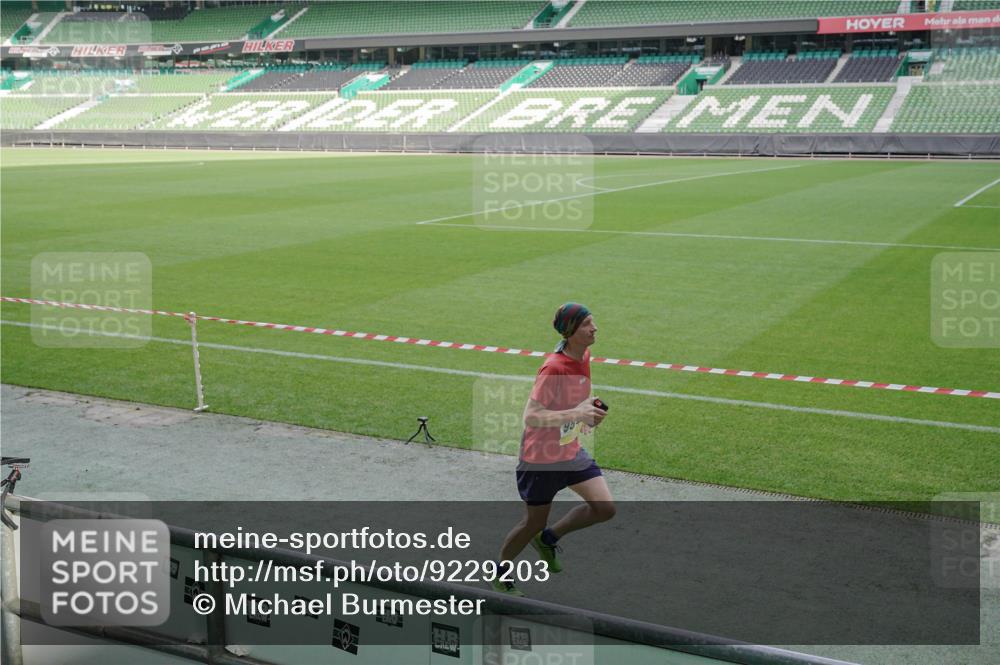 05.10.2025 - 20. swb-Marathon Bremen Michael Burmester http://msf.ph/oto/9229203 05.10.2025 10:27:46 Laufen im Stadion 28, 1138, 7414, 9244, 9339, 9397, 9413, 9500, 9546, 9670, 9709, 9711, 9961, 10177, 10319, 10452, 10509, 10634, 10637, 10639, 10661, 10676, 10750, 10818, 10822, 10850, 10858, 10898, 10947, 11074, 11167, 11189, 11268, 11299, 11327, 11446, 11462, 11659, 11678, 9009, 9270, 9285, 9351, 9362, 9400, 9411, 9678, 9876, 9878, 9885, 9897, 9921, 9960, 10045, 10091, 10092, 10277, 10351, 10411, 10568, 10792, 11362, 11585, 11645, 11683 meine-sportfotos.de