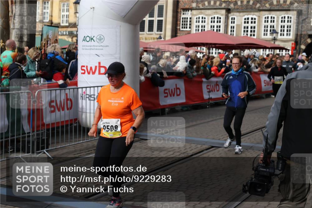 05.10.2025 - 20. swb-Marathon Bremen Yannick Fuchs http://msf.ph/oto/9229283 05.10.2025 10:59:22 Ziel 9219, 9454, 9508, 9692, 10039, 10143, 10200, 10274, 10353, 11207, 11400 meine-sportfotos.de