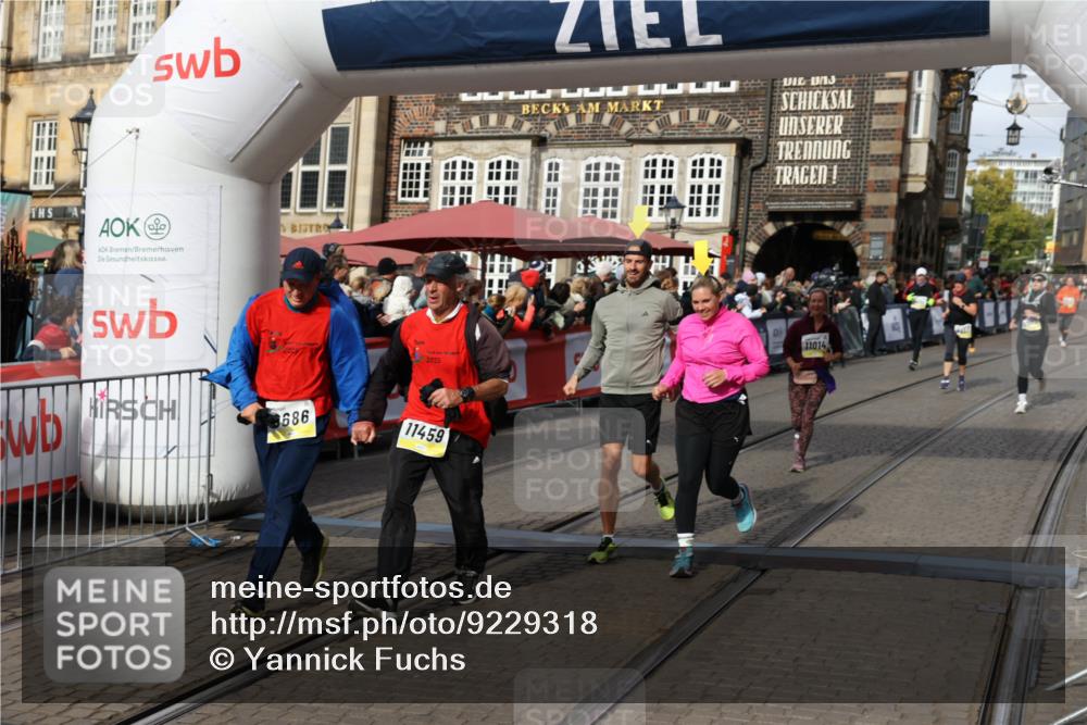 05.10.2025 - 20. swb-Marathon Bremen Yannick Fuchs http://msf.ph/oto/9229318 05.10.2025 11:02:13 Ziel 9324, 9426, 9536, 9686, 10301, 10508, 10855, 10879, 10887, 11014, 11459 meine-sportfotos.de