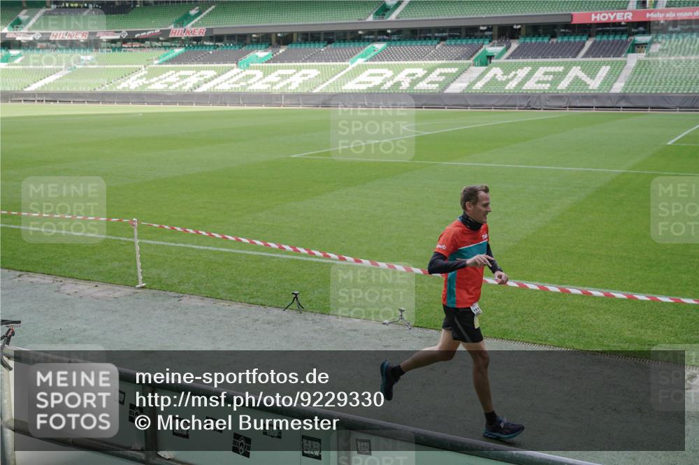 05.10.2025 - 20. swb-Marathon Bremen Michael Burmester http://msf.ph/oto/9229330 05.10.2025 10:27:58 Laufen im Stadion 1138, 7414, 9200, 9206, 9207, 9216, 9222, 9223, 9244, 9293, 9339, 9397, 9413, 9546, 9670, 10177, 10211, 10319, 10350, 10382, 10452, 10509, 10637, 10661, 10667, 10676, 10688, 10818, 10822, 10850, 10858, 11167, 11189, 11268, 11299, 11327, 11446, 11462, 11498, 11579, 11628, 11659, 11678, 11705, 28, 9270, 9351, 9362, 9500, 9709, 9711, 9876, 9885, 9961, 10091, 10092, 10351, 10411, 10568, 10634, 10639, 10750, 10898, 10947, 11645, 11683 meine-sportfotos.de