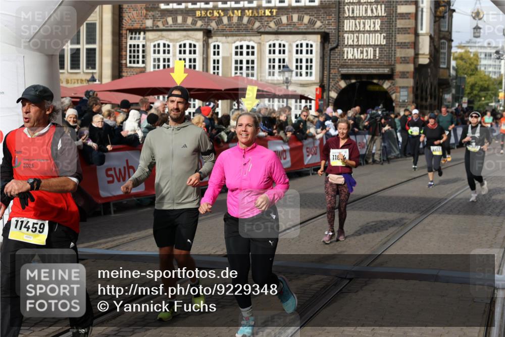 05.10.2025 - 20. swb-Marathon Bremen Yannick Fuchs http://msf.ph/oto/9229348 05.10.2025 11:02:14 Ziel 9324, 9363, 9426, 9536, 9686, 10301, 10508, 10855, 10879, 10887, 11014, 11459 meine-sportfotos.de
