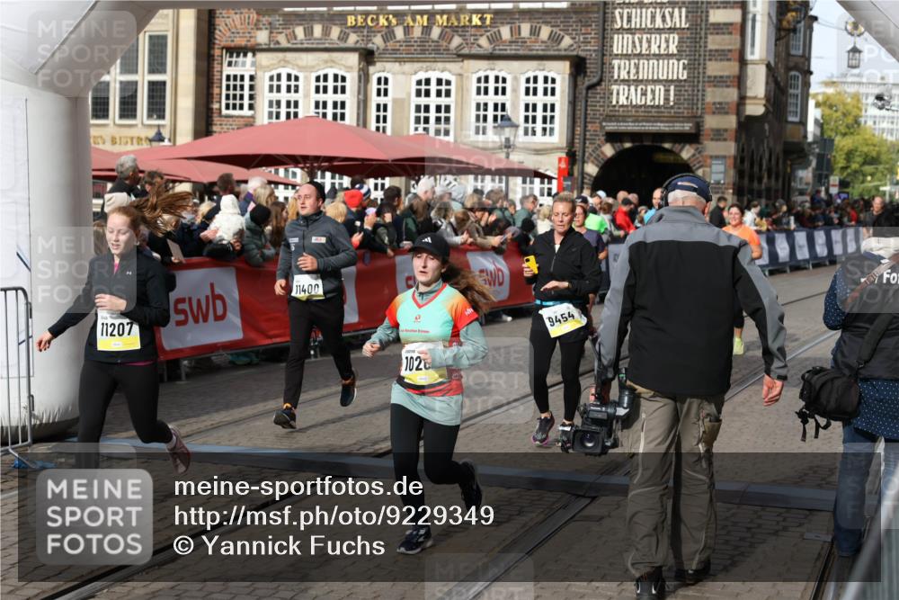 05.10.2025 - 20. swb-Marathon Bremen Yannick Fuchs http://msf.ph/oto/9229349 05.10.2025 10:59:24 Ziel 9183, 9219, 9454, 9508, 10143, 10200, 10274, 10407, 11006, 11007, 11207, 11400 meine-sportfotos.de