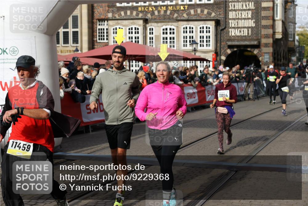 05.10.2025 - 20. swb-Marathon Bremen Yannick Fuchs http://msf.ph/oto/9229368 05.10.2025 11:02:14 Ziel 9324, 9363, 9426, 9536, 9686, 10301, 10508, 10855, 10879, 10887, 11014, 11459 meine-sportfotos.de