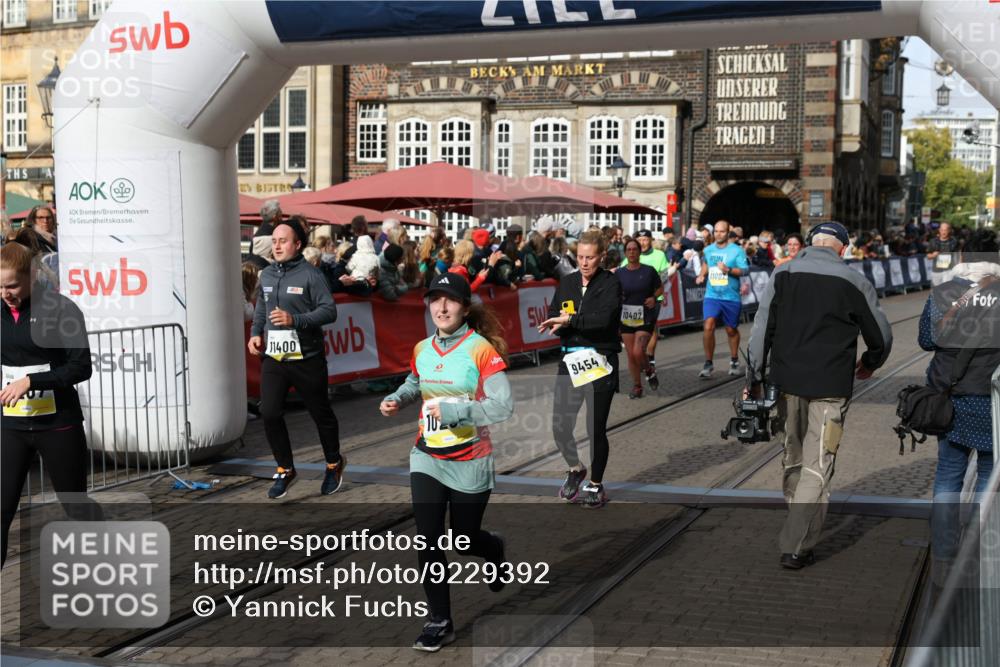 05.10.2025 - 20. swb-Marathon Bremen Yannick Fuchs http://msf.ph/oto/9229392 05.10.2025 10:59:25 Ziel 9183, 9454, 9508, 10200, 10274, 10407, 11006, 11007, 11207, 11400 meine-sportfotos.de