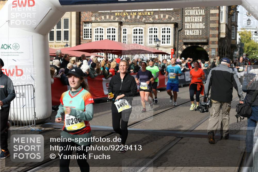 05.10.2025 - 20. swb-Marathon Bremen Yannick Fuchs http://msf.ph/oto/9229413 05.10.2025 10:59:25 Ziel 9183, 9454, 9508, 10200, 10274, 10407, 11006, 11007, 11207, 11400 meine-sportfotos.de