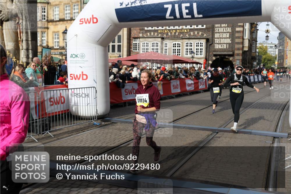 05.10.2025 - 20. swb-Marathon Bremen Yannick Fuchs http://msf.ph/oto/9229480 05.10.2025 11:02:16 Ziel 9324, 9363, 9426, 9686, 10301, 10508, 10855, 10879, 10887, 11014, 11454, 11459 meine-sportfotos.de