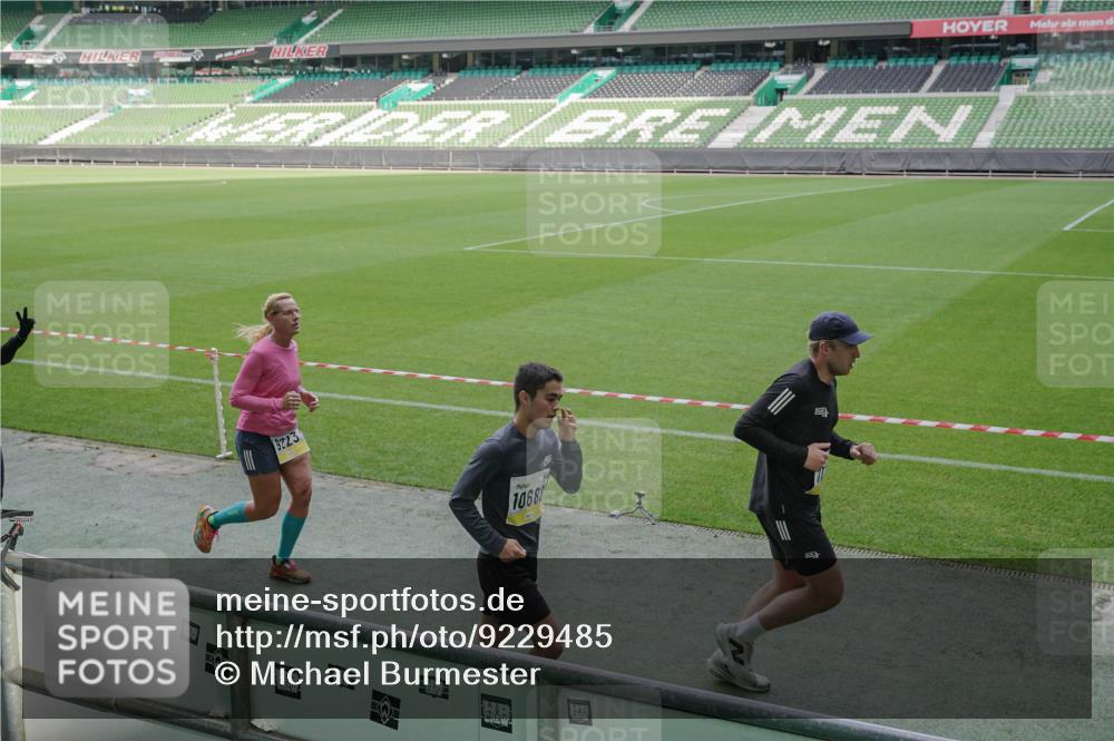 05.10.2025 - 20. swb-Marathon Bremen Michael Burmester http://msf.ph/oto/9229485 05.10.2025 10:28:11 Laufen im Stadion 1138, 7414, 9200, 9206, 9207, 9216, 9222, 9223, 9244, 9293, 9298, 9366, 9377, 9397, 9406, 9413, 9546, 9665, 9706, 9955, 10047, 10177, 10211, 10266, 10268, 10303, 10319, 10350, 10382, 10428, 10452, 10509, 10637, 10661, 10667, 10676, 10688, 10789, 10850, 10858, 10931, 10953, 11104, 11167, 11189, 11244, 11268, 11299, 11327, 11462, 11498, 11513, 11579, 11628, 11678, 11705, 9339, 9500, 9670, 9709, 9711, 10634, 10639, 10750, 10947 meine-sportfotos.de