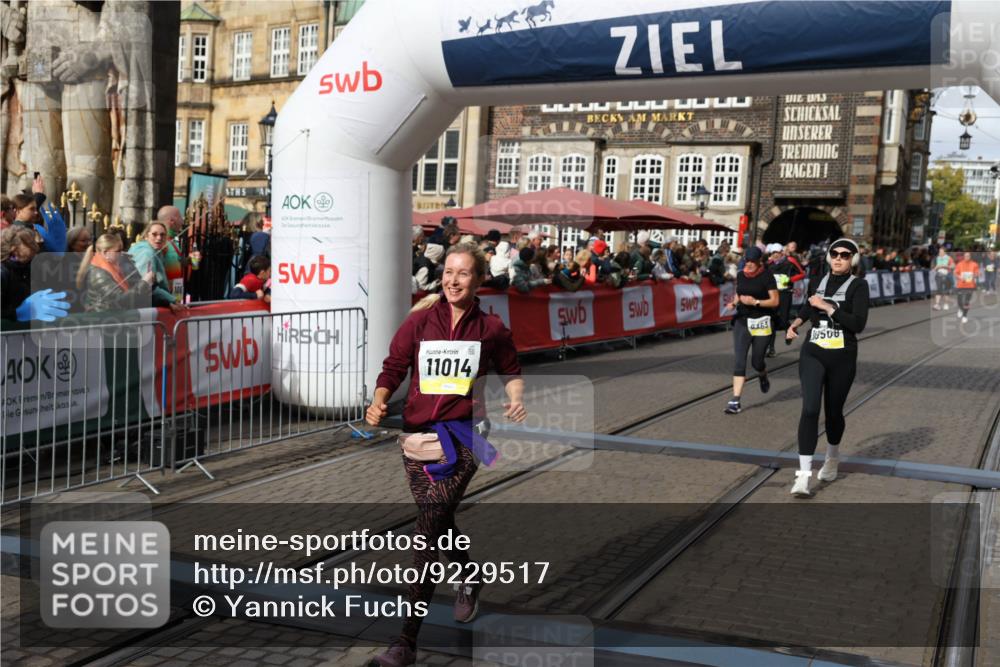 05.10.2025 - 20. swb-Marathon Bremen Yannick Fuchs http://msf.ph/oto/9229517 05.10.2025 11:02:17 Ziel 9363, 9426, 9686, 10301, 10508, 11014, 11454, 11459 meine-sportfotos.de