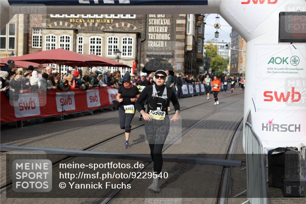 05.10.2025 - 20. swb-Marathon Bremen Yannick Fuchs http://msf.ph/oto/9229540 05.10.2025 11:02:17 Ziel 9363, 9426, 9686, 10301, 10508, 11014, 11454, 11459 meine-sportfotos.de