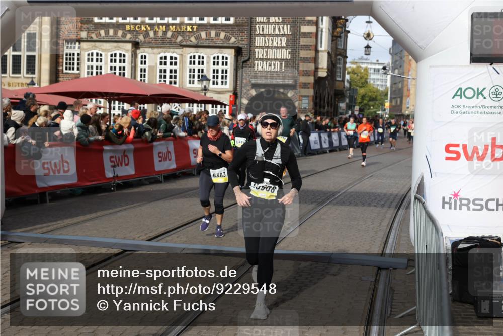 05.10.2025 - 20. swb-Marathon Bremen Yannick Fuchs http://msf.ph/oto/9229548 05.10.2025 11:02:17 Ziel 9363, 9426, 9686, 10301, 10508, 11014, 11454, 11459 meine-sportfotos.de