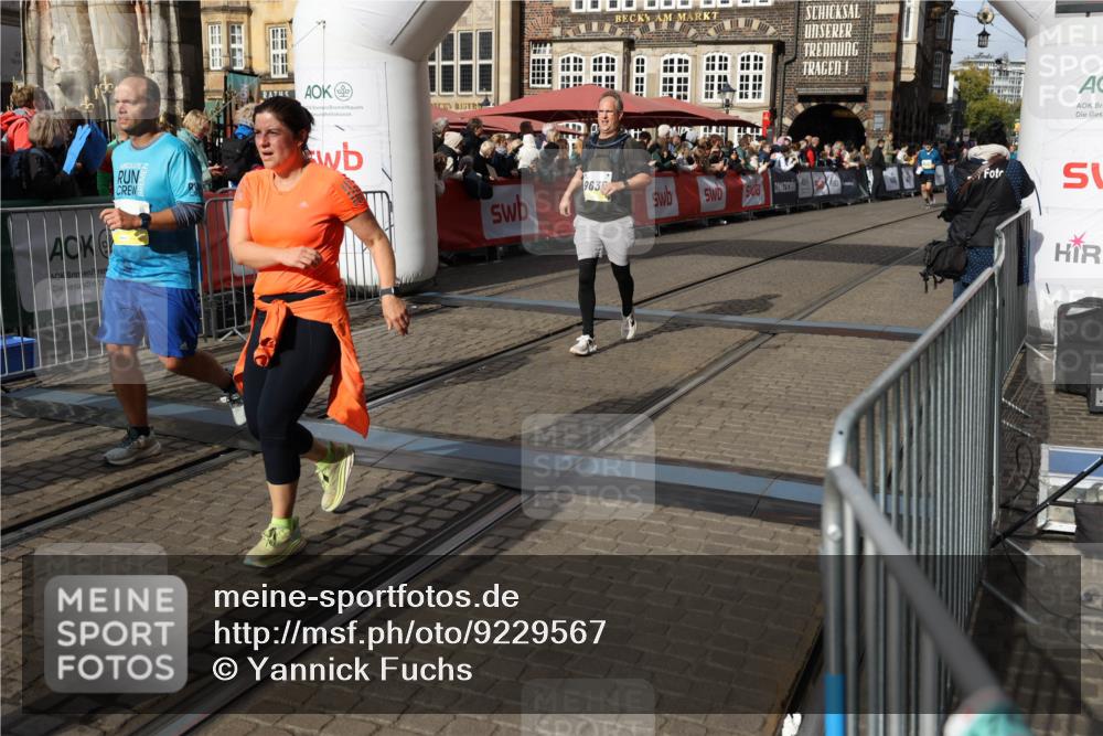 05.10.2025 - 20. swb-Marathon Bremen Yannick Fuchs http://msf.ph/oto/9229567 05.10.2025 10:59:29 Ziel 9183, 9454, 9635, 10200, 10274, 10407, 11006, 11007, 11207, 11400 meine-sportfotos.de