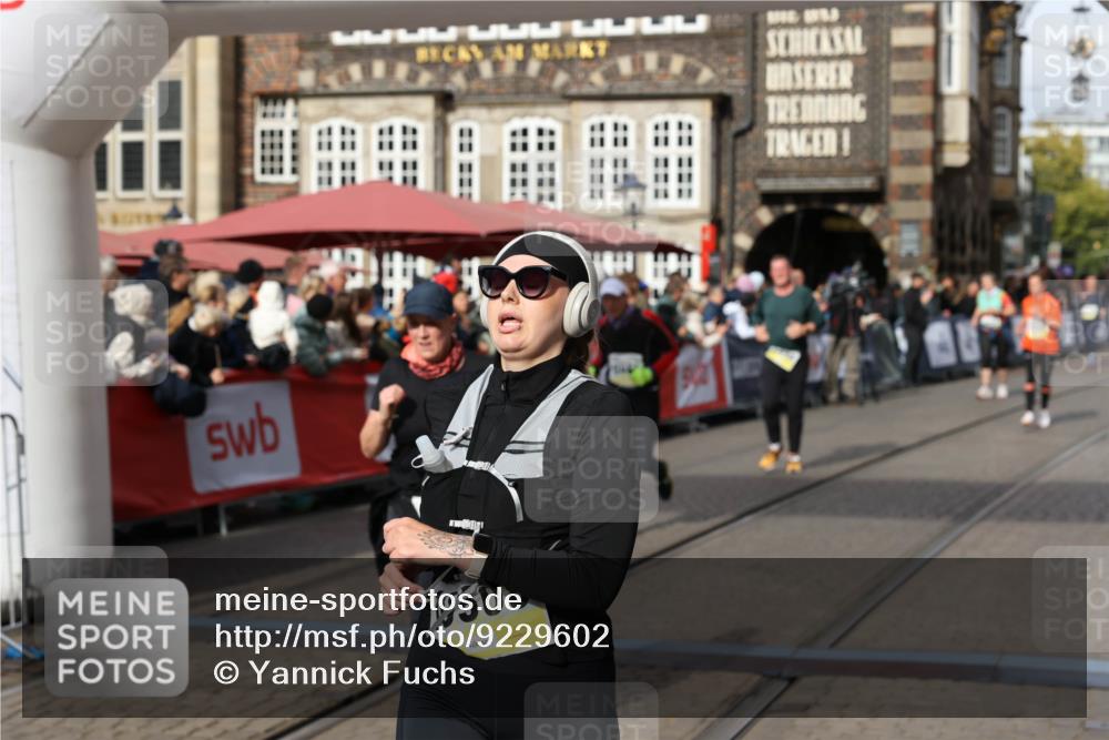 05.10.2025 - 20. swb-Marathon Bremen Yannick Fuchs http://msf.ph/oto/9229602 05.10.2025 11:02:18 Ziel 9363, 9426, 9686, 10301, 10508, 11014, 11454, 11459, 11646 meine-sportfotos.de
