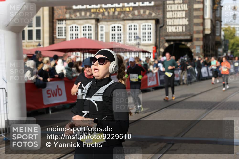 05.10.2025 - 20. swb-Marathon Bremen Yannick Fuchs http://msf.ph/oto/9229610 05.10.2025 11:02:18 Ziel 9363, 9426, 9686, 10301, 10508, 11014, 11454, 11459, 11646 meine-sportfotos.de