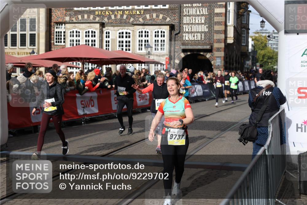 05.10.2025 - 20. swb-Marathon Bremen Yannick Fuchs http://msf.ph/oto/9229702 05.10.2025 10:59:38 Ziel 9609, 9737, 10391, 10809, 11251, 11657, 11728 meine-sportfotos.de