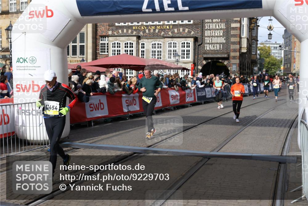 05.10.2025 - 20. swb-Marathon Bremen Yannick Fuchs http://msf.ph/oto/9229703 05.10.2025 11:02:21 Ziel 9363, 10130, 10508, 11014, 11340, 11454, 11646 meine-sportfotos.de