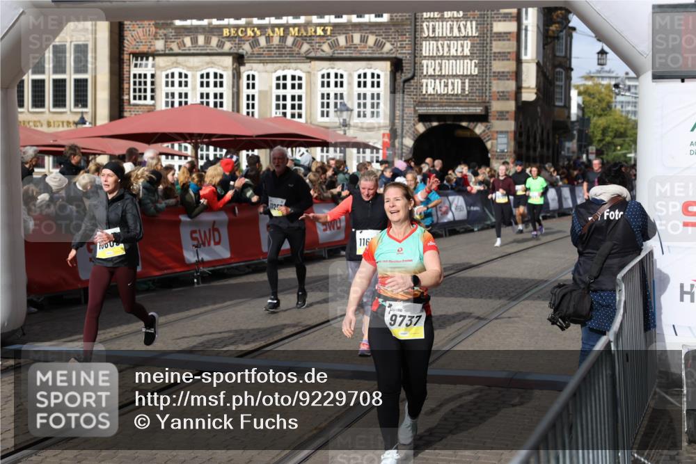 05.10.2025 - 20. swb-Marathon Bremen Yannick Fuchs http://msf.ph/oto/9229708 05.10.2025 10:59:38 Ziel 9609, 9737, 10391, 10809, 11251, 11657, 11728 meine-sportfotos.de