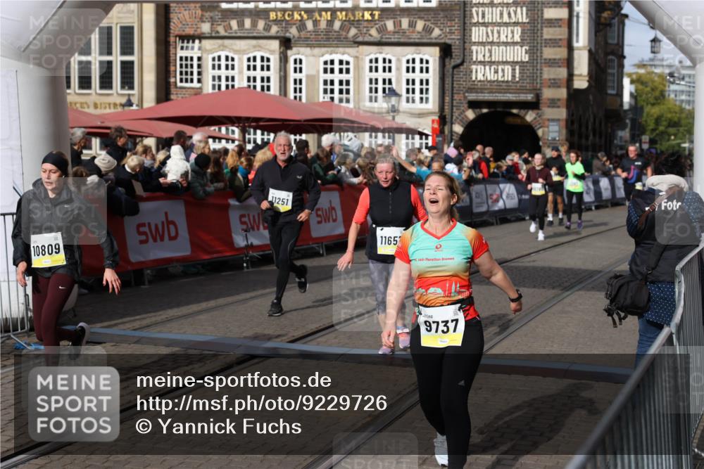 05.10.2025 - 20. swb-Marathon Bremen Yannick Fuchs http://msf.ph/oto/9229726 05.10.2025 10:59:38 Ziel 9609, 9737, 10391, 10809, 11251, 11657, 11728 meine-sportfotos.de