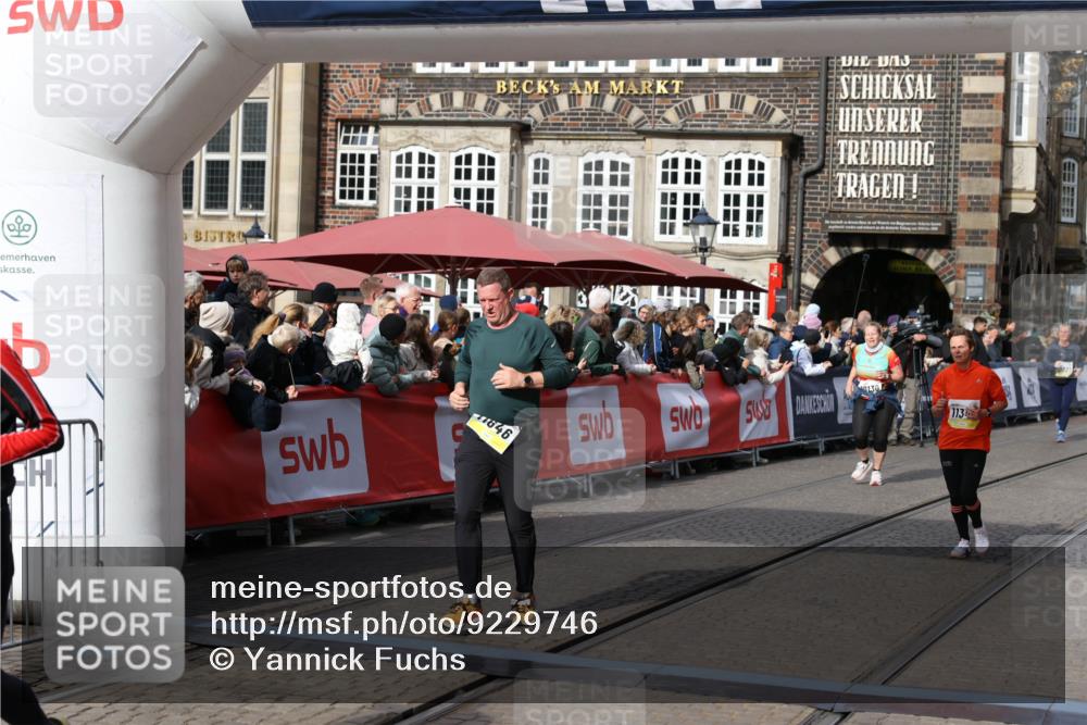 05.10.2025 - 20. swb-Marathon Bremen Yannick Fuchs http://msf.ph/oto/9229746 05.10.2025 11:02:21 Ziel 9363, 10130, 10508, 11014, 11340, 11454, 11646 meine-sportfotos.de