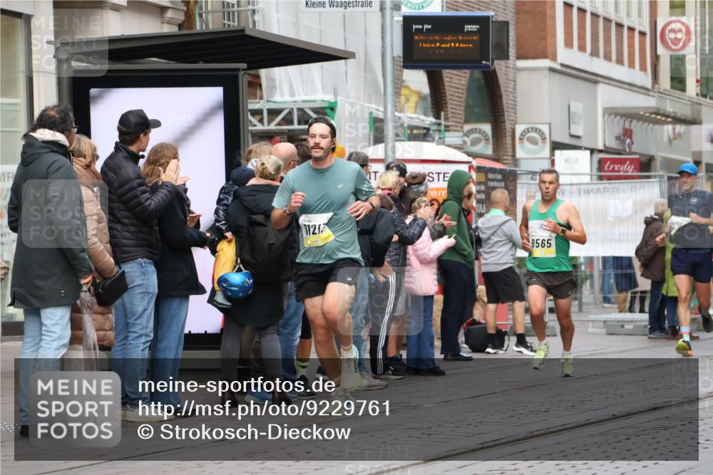 05.10.2025 - 20. swb-Marathon Bremen Strokosch-Dieckow http://msf.ph/oto/9229761 05.10.2025 10:37:03 Ziel 9565, 9586, 10358, 10704, 11021, 11213, 9565, 9586, 10358, 10704, 11021, 11213 meine-sportfotos.de
