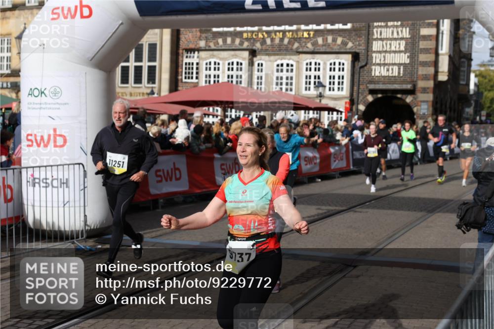 05.10.2025 - 20. swb-Marathon Bremen Yannick Fuchs http://msf.ph/oto/9229772 05.10.2025 10:59:40 Ziel 9609, 9737, 10209, 10391, 10760, 10809, 11251, 11657, 11728 meine-sportfotos.de