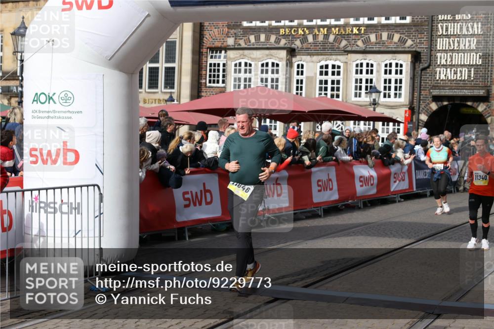 05.10.2025 - 20. swb-Marathon Bremen Yannick Fuchs http://msf.ph/oto/9229773 05.10.2025 11:02:21 Ziel 9363, 10130, 10508, 11014, 11340, 11454, 11646 meine-sportfotos.de