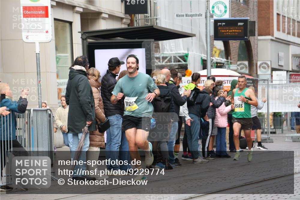 05.10.2025 - 20. swb-Marathon Bremen Strokosch-Dieckow http://msf.ph/oto/9229774 05.10.2025 10:37:04 Ziel 9565, 9586, 10358, 10704, 11021, 11213, 9565, 9586, 10358, 10704, 11021, 11213 meine-sportfotos.de