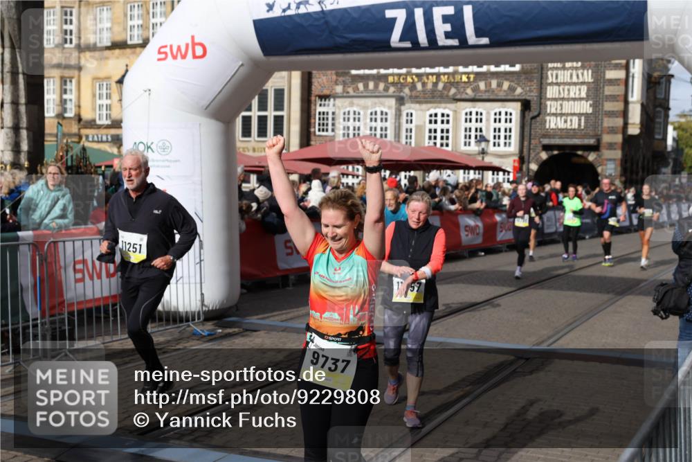 05.10.2025 - 20. swb-Marathon Bremen Yannick Fuchs http://msf.ph/oto/9229808 05.10.2025 10:59:41 Ziel 9609, 9737, 9991, 10209, 10391, 10760, 10809, 11251, 11267, 11456, 11657, 11728 meine-sportfotos.de