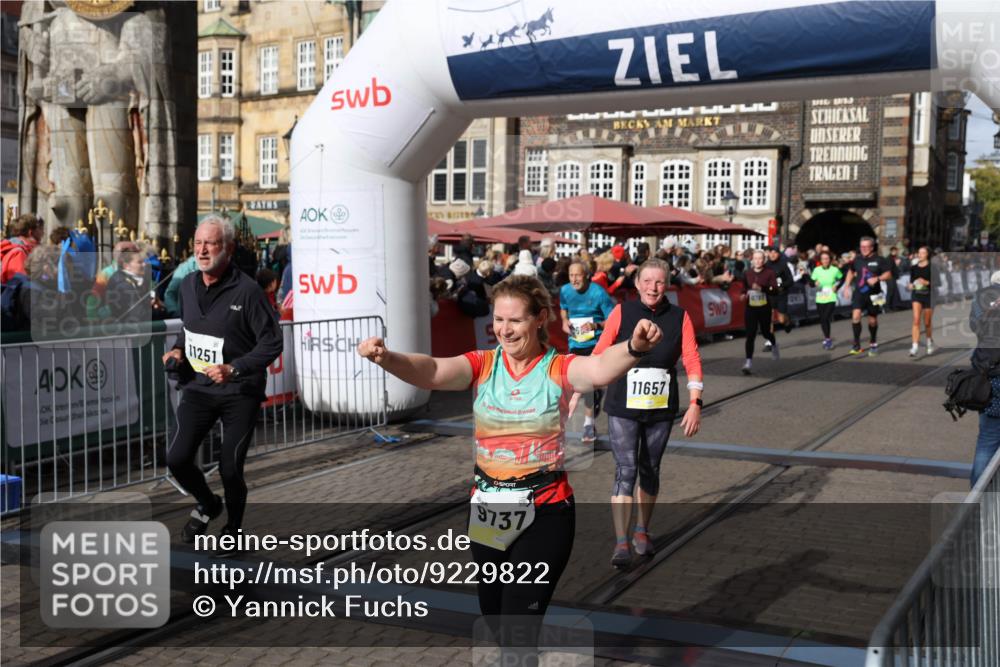 05.10.2025 - 20. swb-Marathon Bremen Yannick Fuchs http://msf.ph/oto/9229822 05.10.2025 10:59:41 Ziel 9609, 9737, 9991, 10209, 10391, 10760, 10809, 11251, 11267, 11456, 11657, 11728 meine-sportfotos.de
