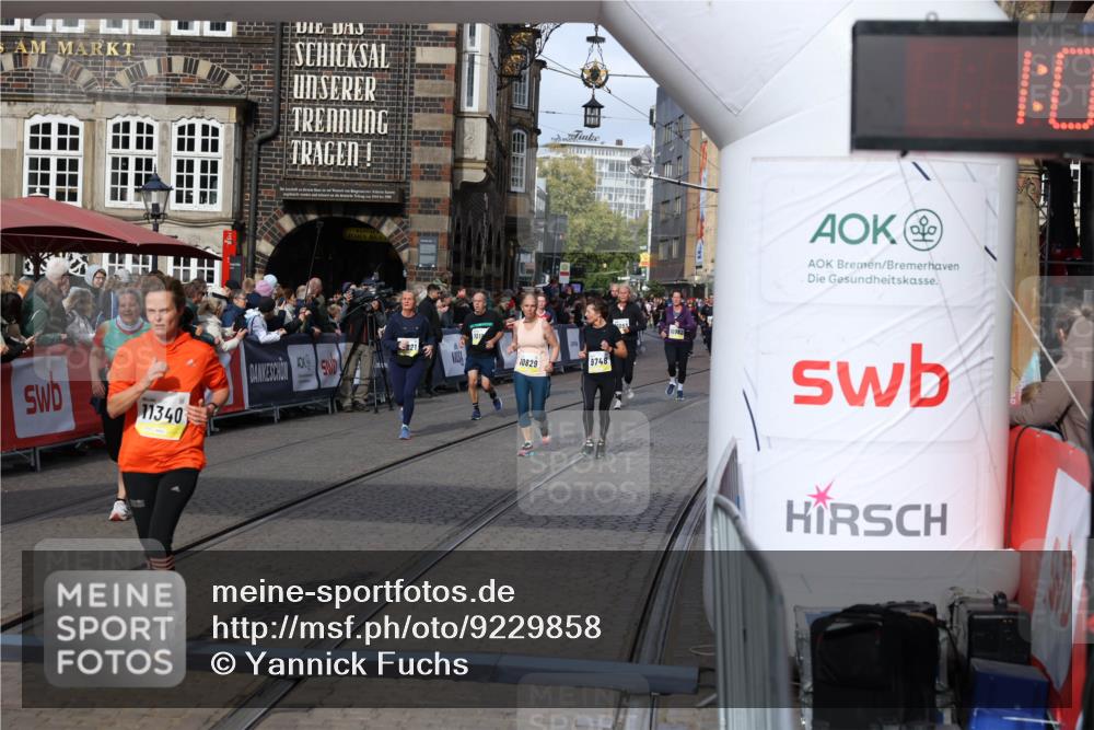 05.10.2025 - 20. swb-Marathon Bremen Yannick Fuchs http://msf.ph/oto/9229858 05.10.2025 11:02:23 Ziel 9363, 9748, 10130, 10508, 11340, 11454, 11646 meine-sportfotos.de