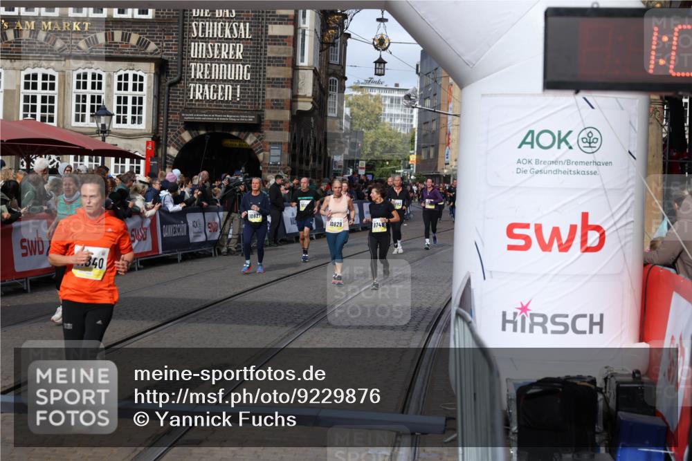 05.10.2025 - 20. swb-Marathon Bremen Yannick Fuchs http://msf.ph/oto/9229876 05.10.2025 11:02:23 Ziel 9363, 9748, 10130, 10508, 11340, 11454, 11646 meine-sportfotos.de