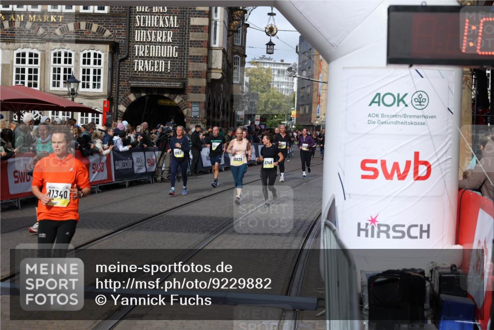 05.10.2025 - 20. swb-Marathon Bremen Yannick Fuchs http://msf.ph/oto/9229882 05.10.2025 11:02:23 Ziel 9363, 9748, 10130, 10508, 11340, 11454, 11646 meine-sportfotos.de