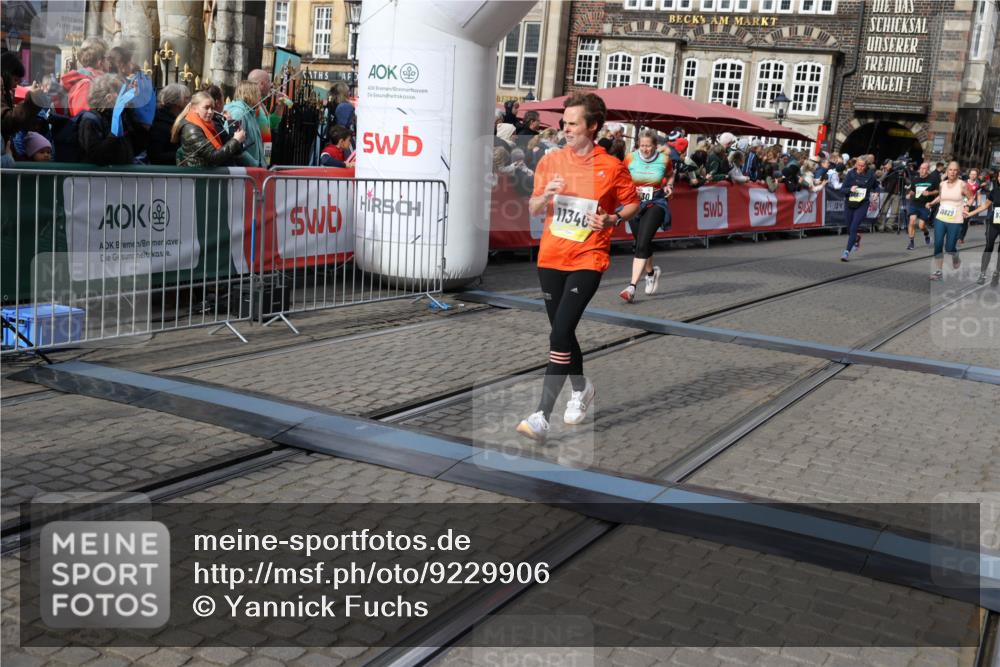 05.10.2025 - 20. swb-Marathon Bremen Yannick Fuchs http://msf.ph/oto/9229906 05.10.2025 11:02:24 Ziel 9363, 9748, 10130, 10821, 10829, 11340, 11454, 11646 meine-sportfotos.de