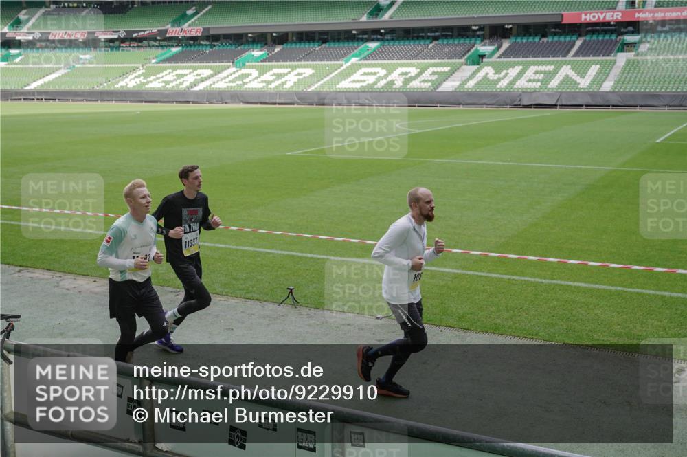 05.10.2025 - 20. swb-Marathon Bremen Michael Burmester http://msf.ph/oto/9229910 05.10.2025 10:28:51 Laufen im Stadion 9200, 9207, 9216, 9218, 9222, 9223, 9293, 9298, 9366, 9377, 9404, 9406, 9478, 9556, 9562, 9626, 9627, 9641, 9665, 9693, 9706, 9810, 9955, 9969, 10047, 10062, 10109, 10131, 10266, 10268, 10303, 10350, 10381, 10382, 10428, 10519, 10667, 10688, 10789, 10799, 10875, 10888, 10931, 10953, 10973, 11057, 11104, 11119, 11244, 11248, 11292, 11330, 11357, 11498, 11513, 11561, 11573, 11579, 11637, 11705, 1138, 7414, 9206, 9244, 9397, 9413, 10177, 10211, 10319, 10509, 10661 meine-sportfotos.de