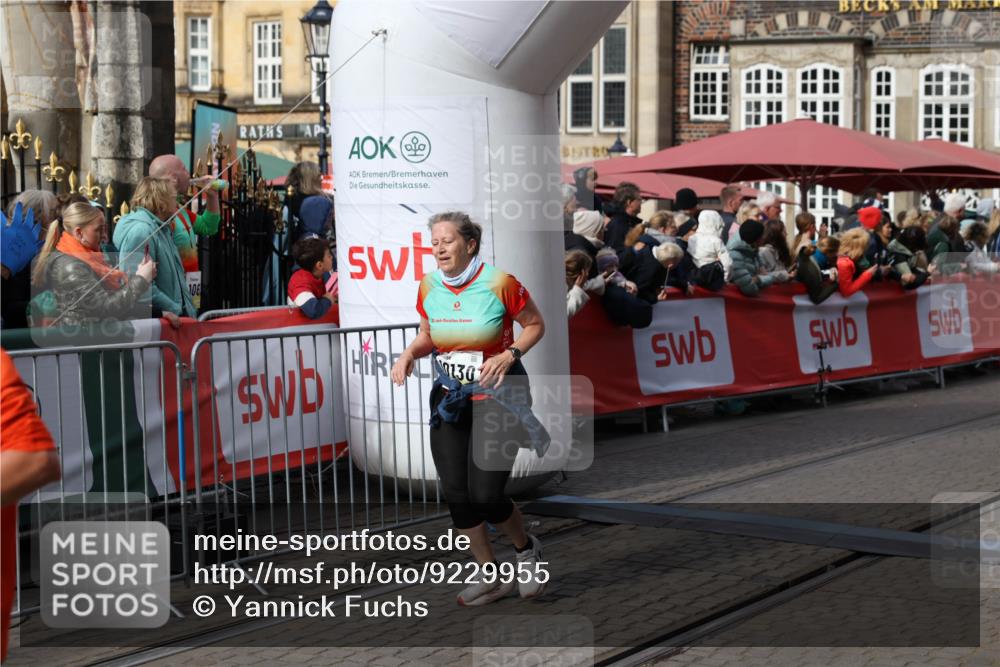 05.10.2025 - 20. swb-Marathon Bremen Yannick Fuchs http://msf.ph/oto/9229955 05.10.2025 11:02:26 Ziel 9748, 10130, 10194, 10821, 10829, 11340, 11386, 11454, 11646 meine-sportfotos.de