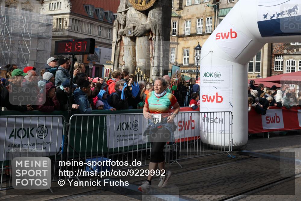 05.10.2025 - 20. swb-Marathon Bremen Yannick Fuchs http://msf.ph/oto/9229992 05.10.2025 11:02:27 Ziel 9748, 10093, 10130, 10194, 10821, 10829, 10982, 10983, 11340, 11386, 11646 meine-sportfotos.de
