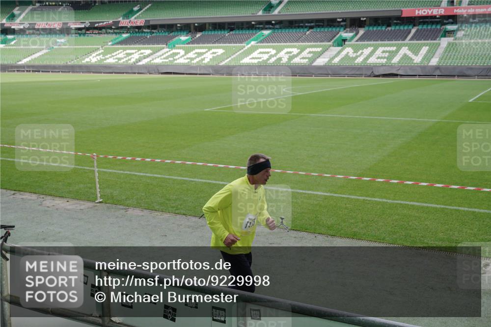05.10.2025 - 20. swb-Marathon Bremen Michael Burmester http://msf.ph/oto/9229998 05.10.2025 10:29:01 Laufen im Stadion 9218, 9298, 9404, 9406, 9428, 9478, 9555, 9556, 9562, 9626, 9627, 9641, 9665, 9693, 9696, 9706, 9729, 9810, 9955, 9969, 9986, 10047, 10062, 10089, 10109, 10131, 10266, 10268, 10303, 10381, 10428, 10519, 10723, 10733, 10789, 10799, 10875, 10888, 10929, 10931, 10953, 10973, 11005, 11057, 11119, 11187, 11248, 11292, 11330, 11357, 11561, 11573, 11637, 7414, 9200, 9206, 9207, 9216, 9222, 9223, 9244, 9293, 9366, 9377, 9413, 10047, 10177, 10211, 10319 meine-sportfotos.de