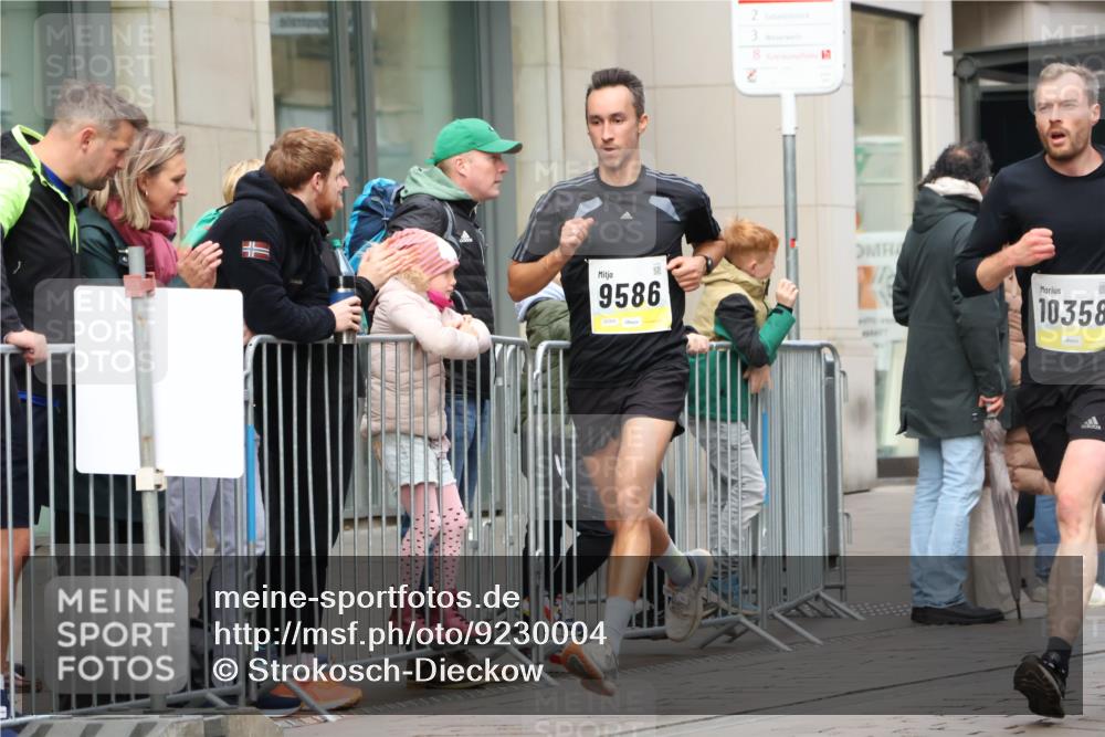 05.10.2025 - 20. swb-Marathon Bremen Strokosch-Dieckow http://msf.ph/oto/9230004 05.10.2025 10:37:15 Ziel 9586, 10347, 10358, 10501, 11021, 11176, 9586, 10347, 10358, 10501, 11021, 11176 meine-sportfotos.de