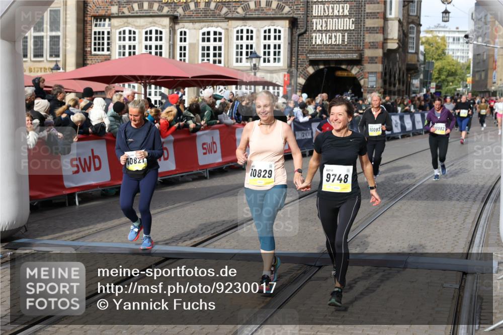 05.10.2025 - 20. swb-Marathon Bremen Yannick Fuchs http://msf.ph/oto/9230017 05.10.2025 11:02:27 Ziel 9748, 10093, 10130, 10194, 10821, 10829, 10982, 10983, 11340, 11386, 11646 meine-sportfotos.de