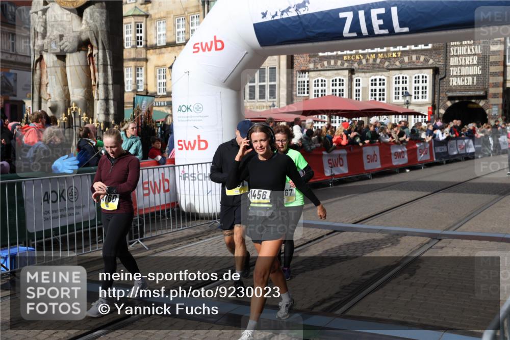 05.10.2025 - 20. swb-Marathon Bremen Yannick Fuchs http://msf.ph/oto/9230023 05.10.2025 10:59:46 Ziel 9609, 9991, 10209, 10420, 10760, 11251, 11267, 11456 meine-sportfotos.de