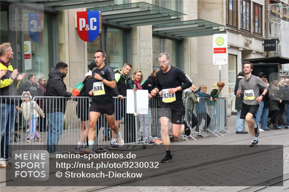 05.10.2025 - 20. swb-Marathon Bremen Strokosch-Dieckow http://msf.ph/oto/9230032 05.10.2025 10:37:16 Ziel 9586, 10347, 10358, 10501, 11021, 11176, 9586, 10347, 10358, 10501, 11021, 11176 meine-sportfotos.de